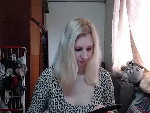 Snapshot of BustyBlond chatting on February 1, 2025, 10:15 am BustyBlond online show from February 1, 2025, 10:15 am