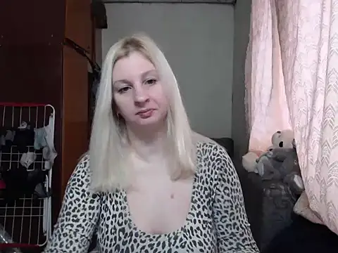 Snapshot of BustyBlond chatting on February 6, 2025, 6:18 am BustyBlond online show from February 6, 2025, 6:18 am