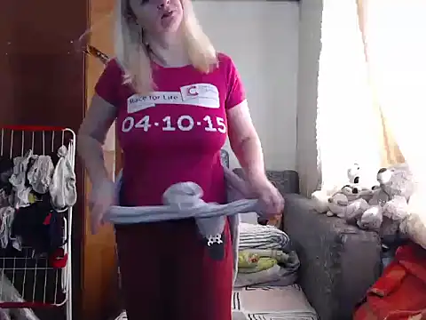 Snapshot of BustyBlond chatting on February 12, 2025, 6:51 am BustyBlond online show from February 12, 2025, 6:51 am