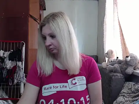 Snapshot of BustyBlond chatting on February 13, 2025, 8:48 am BustyBlond online show from February 13, 2025, 8:48 am