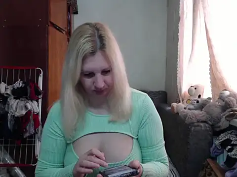 Snapshot of BustyBlond chatting on February 15, 2025, 6:33 am BustyBlond online show from February 15, 2025, 6:33 am