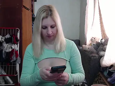 Snapshot of BustyBlond chatting on February 15, 2025, 9:38 am BustyBlond online show from February 15, 2025, 9:38 am