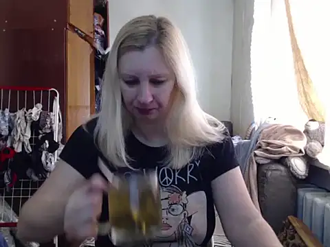 Snapshot of BustyBlond chatting on February 22, 2025, 7:01 am BustyBlond online show from February 22, 2025, 7:01 am