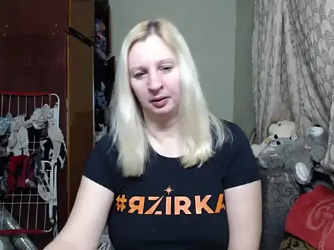 Snapshot of BustyBlond chatting on February 23, 2025, 4:02 pm BustyBlond online show from February 23, 2025, 4:02 pm