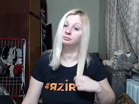 Snapshot of BustyBlond chatting on February 26, 2025, 6:11 pm BustyBlond online show from February 26, 2025, 6:11 pm