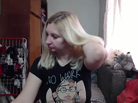 Snapshot of BustyBlond chatting on February 27, 2025, 2:00 pm BustyBlond online show from February 27, 2025, 2:00 pm