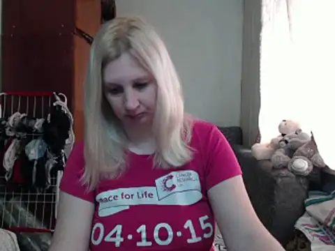 Snapshot of BustyBlond chatting on March 4, 2025, 10:02 am BustyBlond online show from March 4, 2025, 10:02 am
