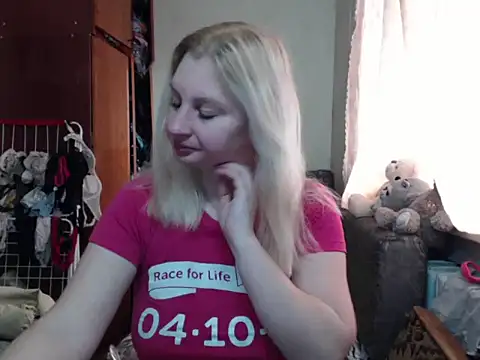 Snapshot of BustyBlond chatting on March 6, 2025, 5:14 am BustyBlond online show from March 6, 2025, 5:14 am