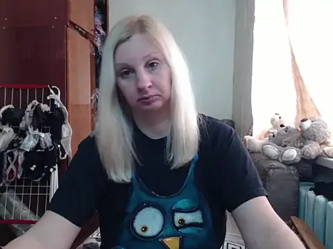 Snapshot of BustyBlond chatting on March 10, 2025, 9:21 am BustyBlond online show from March 10, 2025, 9:21 am