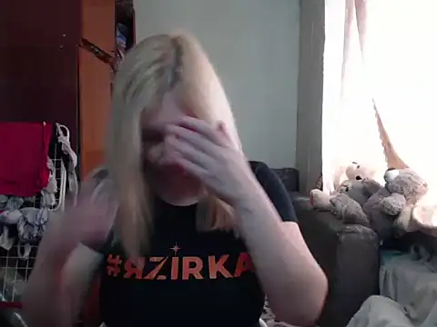 Snapshot of BustyBlond chatting on March 14, 2025, 9:57 am BustyBlond online show from March 14, 2025, 9:57 am