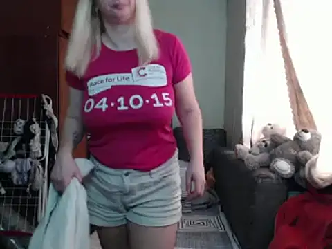 Snapshot of BustyBlond chatting on March 15, 2025, 9:09 am BustyBlond online show from March 15, 2025, 9:09 am