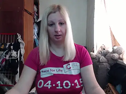 Snapshot of BustyBlond chatting on March 17, 2025, 9:12 am BustyBlond online show from March 17, 2025, 9:12 am