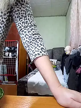 BustyBlond online show from December 2, 2025, 5:24 am