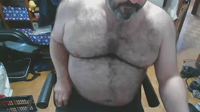 Snapshot of mikeyhotbear chatting on January 7, 2025, 12:31 pm mikeyhotbear online show from January 7, 2025, 12:31 pm