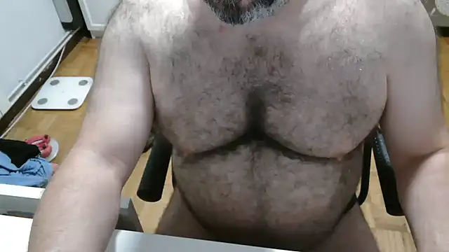 mikeyhotbear online show from July 6, 2026, 4:09 am