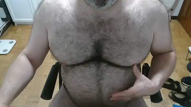 mikeyhotbear online show from July 19, 2026, 5:11 am