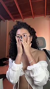 GabriSaenz online show from October 29, 2025, 12:51 pm