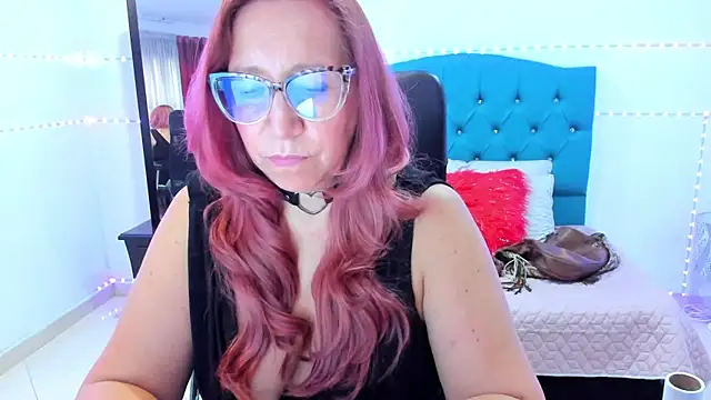 Snapshot of vaalery_sweet chatting on February 11, 2025, 10:28 pm vaalery sweet online show from February 11, 2025, 10:28 pm