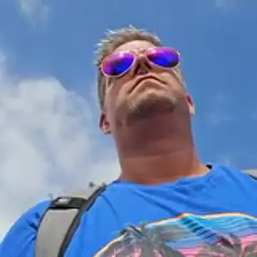 Trucker Hunter online show from October 19, 2025, 12:50 pm