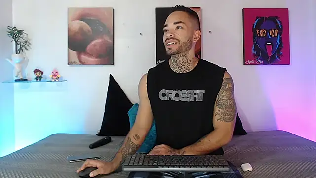 SophieFoxx17 online show from January 17, 2026, 12:10 pm