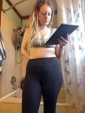 xomikaylaxo online show from November 19, 2025, 6:41 pm