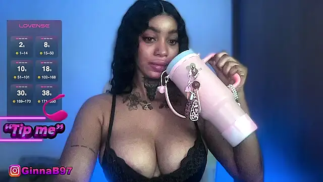 Snapshot of GinnaBolton chatting on October 5, 2025, 1:04 am GinnaBolton online show from October 5, 2025, 1:04 am