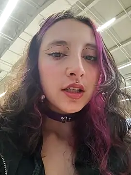  Laary online show from October 18, 2025, 9:59 pm