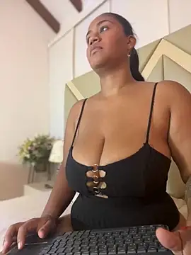 Snapshot of SSCARLETH_ chatting on November 4, 2025, 11:31 am SSCARLETH online show from November 4, 2025, 11:31 am