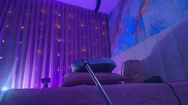 britanyy  online show from February 27, 2026, 3:06 am