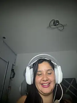 ValleryParker online show from February 6, 2026, 8:18 am