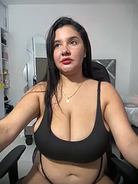 ValleryParker online show from March 22, 2026, 8:40 am