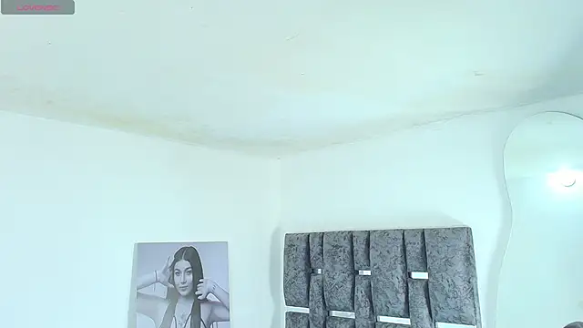 Natasharuso online show from November 24, 2025, 11:10 am