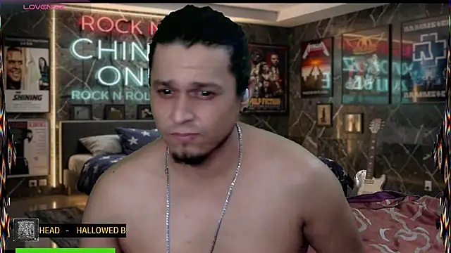 Snapshot of chino_roz chatting on June 11, 2026, 12:32 am chino roz online show from June 11, 2026, 12:32 am
