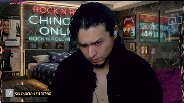 Snapshot of chino_roz chatting on June 19, 2026, 8:18 am chino roz online show from June 19, 2026, 8:18 am