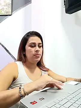 Snapshot of Latina_sexy1 chatting on March 21, 2025, 1:45 pm Latina sexy1 online show from March 21, 2025, 1:45 pm