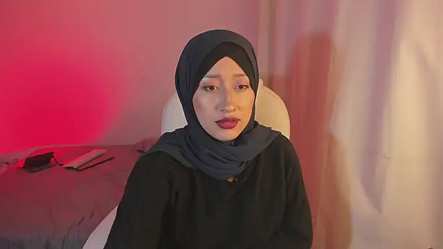 Snapshot of adila_anich chatting on March 5, 2025, 9:04 pm adila anich online show from March 5, 2025, 9:04 pm