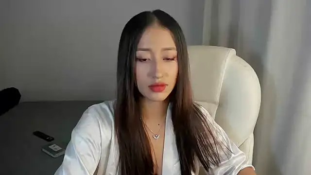 Snapshot of adila_anich chatting on March 7, 2025, 7:05 pm adila anich online show from March 7, 2025, 7:05 pm