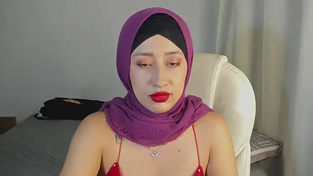 Snapshot of adila_anich chatting on March 18, 2025, 10:37 pm adila anich online show from March 18, 2025, 10:37 pm