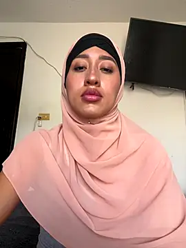 Snapshot of adila_anich chatting on September 13, 2025, 9:47 pm adila anich online show from September 13, 2025, 9:47 pm