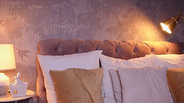 AngelaFay online show from March 13, 2025, 5:54 am