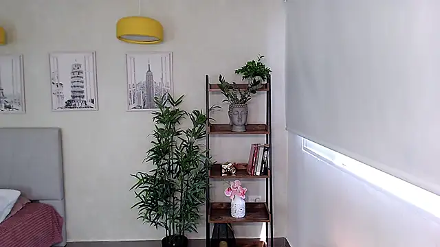 Sassy--Girl online show from February 17, 2025, 6:04 pm