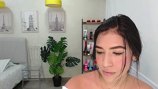 Sassy--Girl online show from March 10, 2025, 6:12 pm