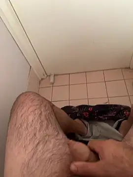 Snapshot of hairysmallcockguy chatting on December 27, 2024, 6:03 am hairysmallcockguy online show from December 27, 2024, 6:03 am