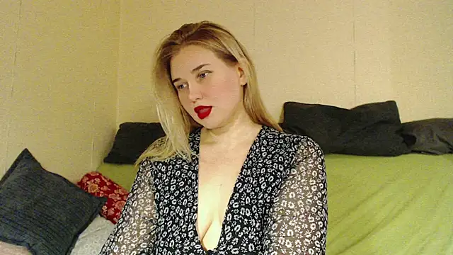 mmmPinUpGirl online show from October 30, 2025, 6:30 pm