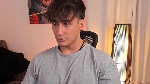 Snapshot of AlexRivera6 chatting on June 8, 2026, 7:36 pm AlexRivera6 online show from June 8, 2026, 7:36 pm
