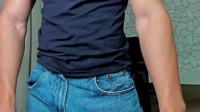 Snapshot of ClintMasters chatting on November 14, 2025, 6:23 am ClintMasters online show from November 14, 2025, 6:23 am