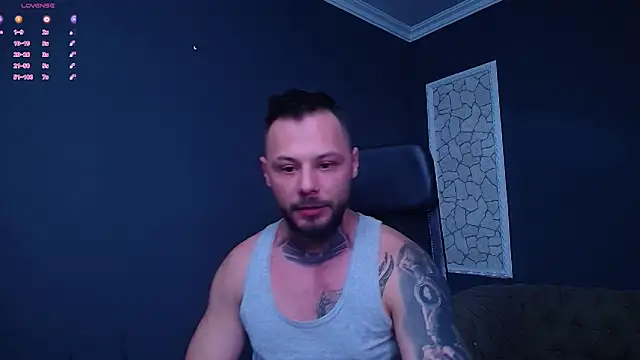 Snapshot of BrianHunts chatting on November 17, 2025, 5:35 am BrianHunts online show from November 17, 2025, 5:35 am