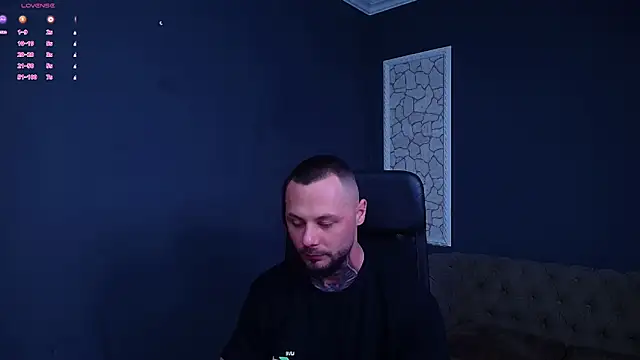 Snapshot of BrianHunts chatting on November 21, 2025, 5:50 am BrianHunts online show from November 21, 2025, 5:50 am