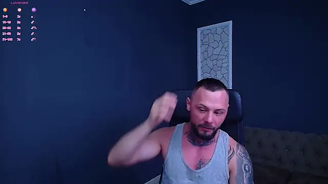 Snapshot of BrianHunts chatting on November 22, 2025, 5:39 am BrianHunts online show from November 22, 2025, 5:39 am