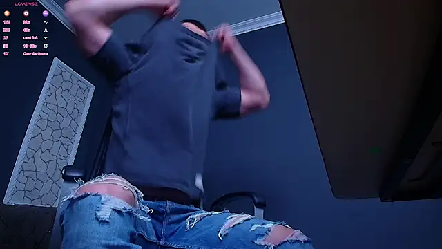 Snapshot of BrianHunts chatting on December 1, 2025, 6:07 am BrianHunts online show from December 1, 2025, 6:07 am